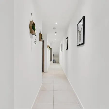 Modern Spacious Three Bedrooms With Private Garden Cardiff Exterior photo