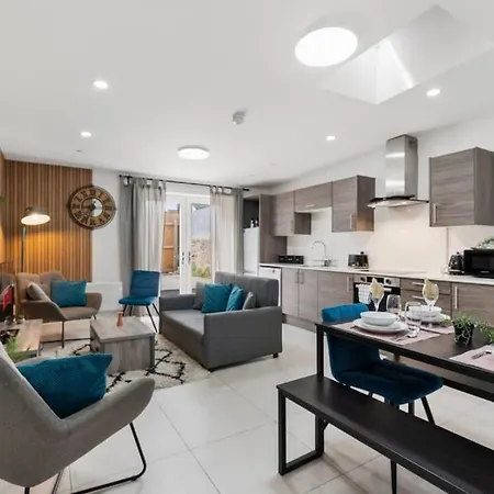 Modern Spacious Three Bedrooms With Private Garden Cardiff Exterior photo