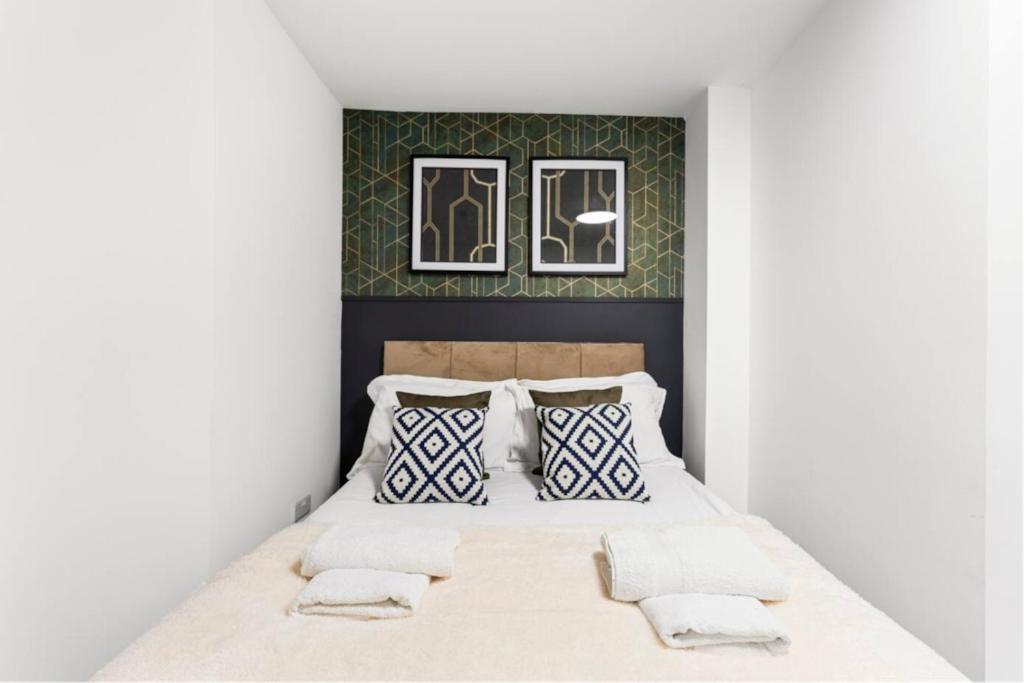 Apartment Modern Spacious Three Bedrooms With Private Garden Cardiff