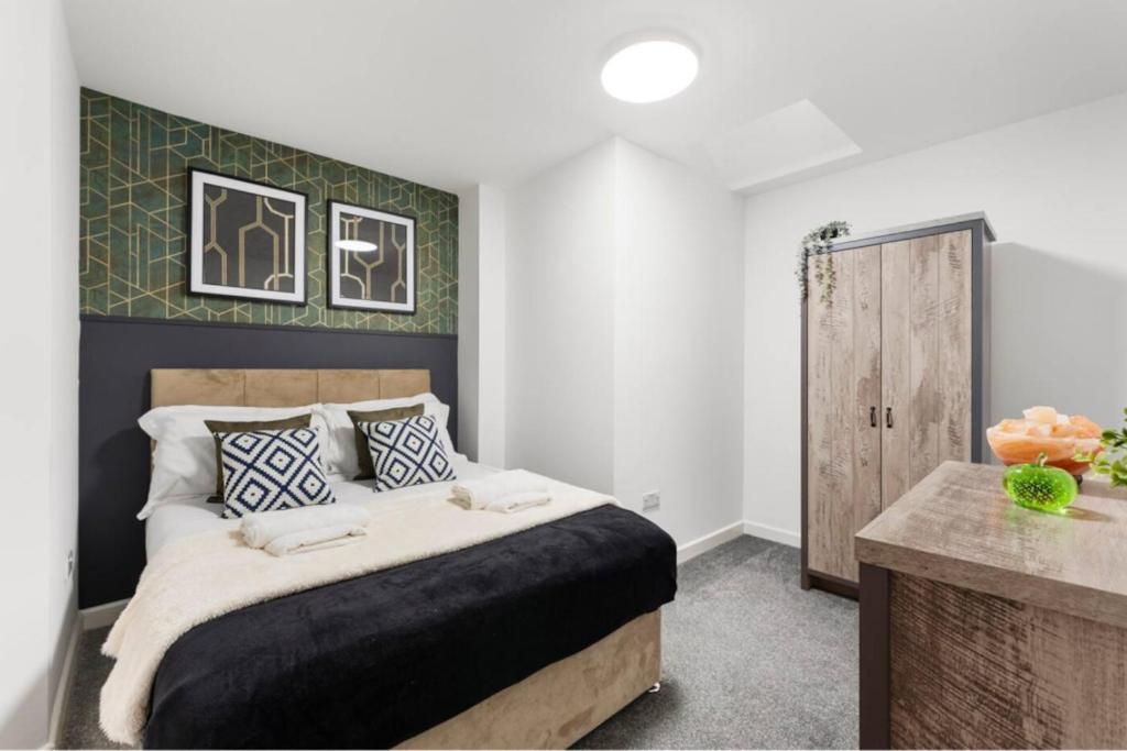Apartment Modern Spacious Three Bedrooms With Private Garden *