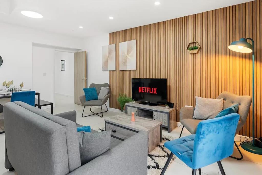 Apartment Modern Spacious Three Bedrooms With Private Garden Cardiff